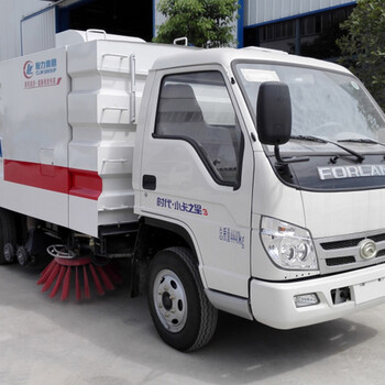 东风多利卡5.5方扫路车与防撞缓冲车 市政环卫与道路安全的双重保障